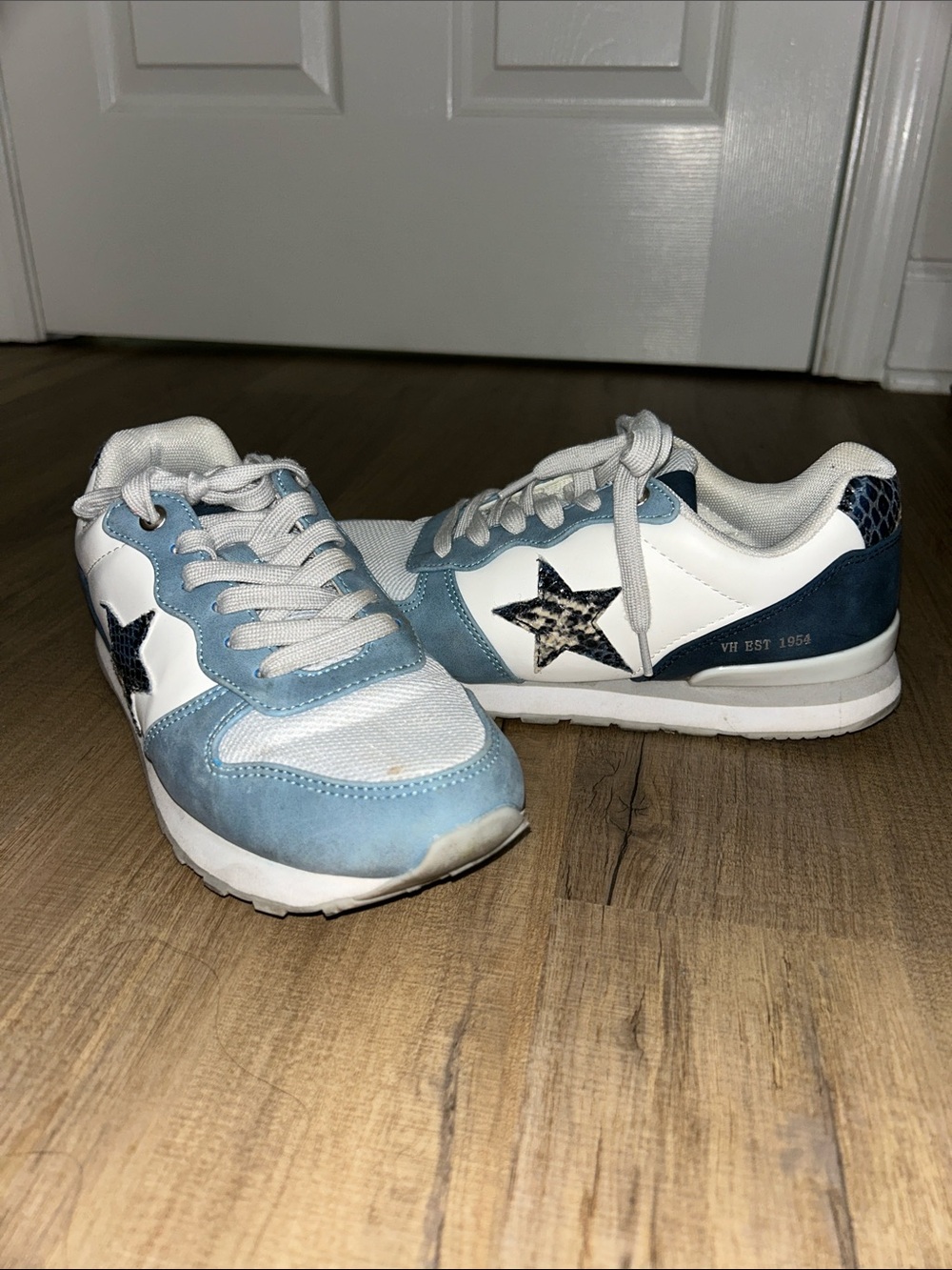 Vintage Havana Light Blue and White Star Accent Sneakers